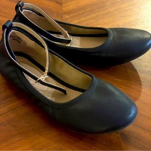 Black ballet dress shoes